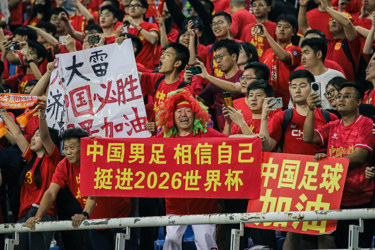 开云下载-国内足球赛事引爆热情，球迷欢呼加油声不断的简单介绍