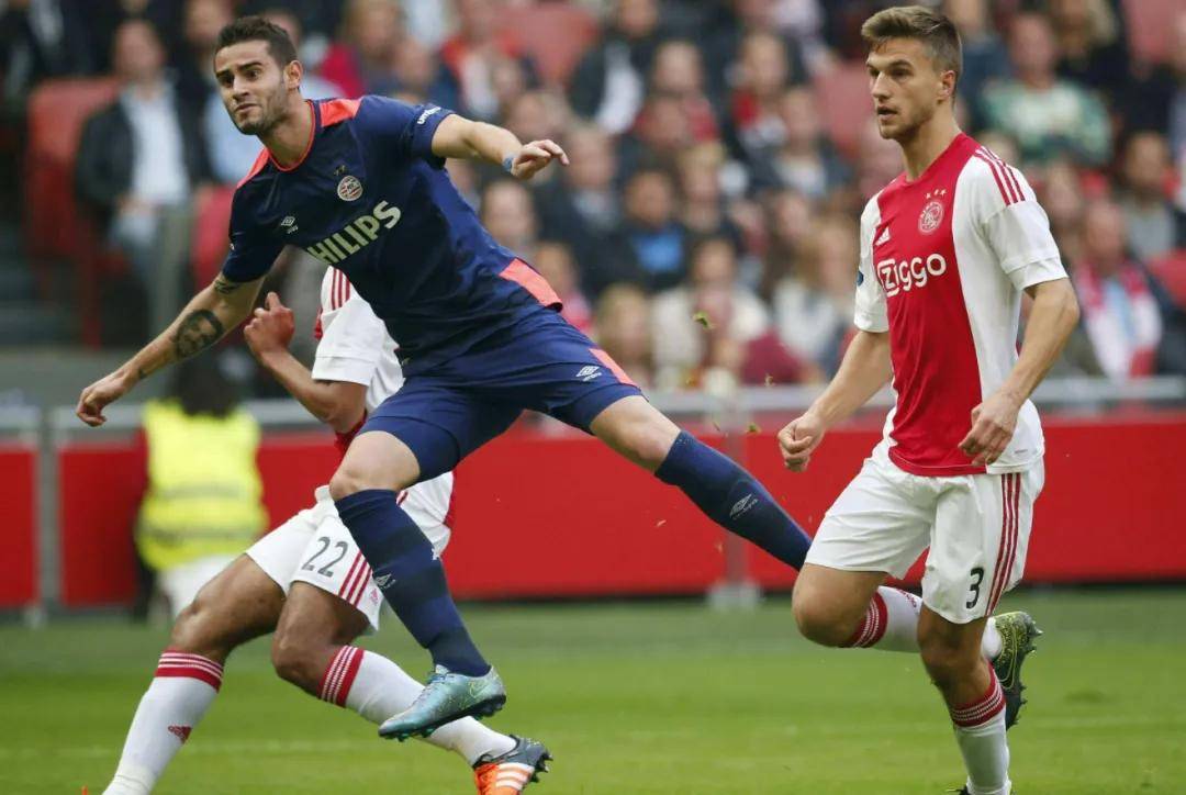 开云官网-阿贾克斯重回荷甲榜首，领先优势逐步扩大的简单介绍