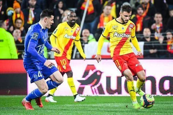 弗赖堡年轻球员被誉为新一代足球天才 弗赖堡年轻球员被誉为新一代足球天才