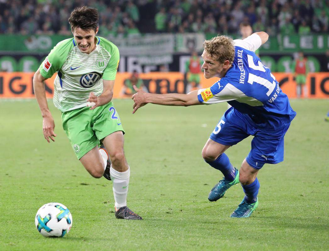 开云体育app-法兰克福队员奋力拼搏，取得胜利的简单介绍