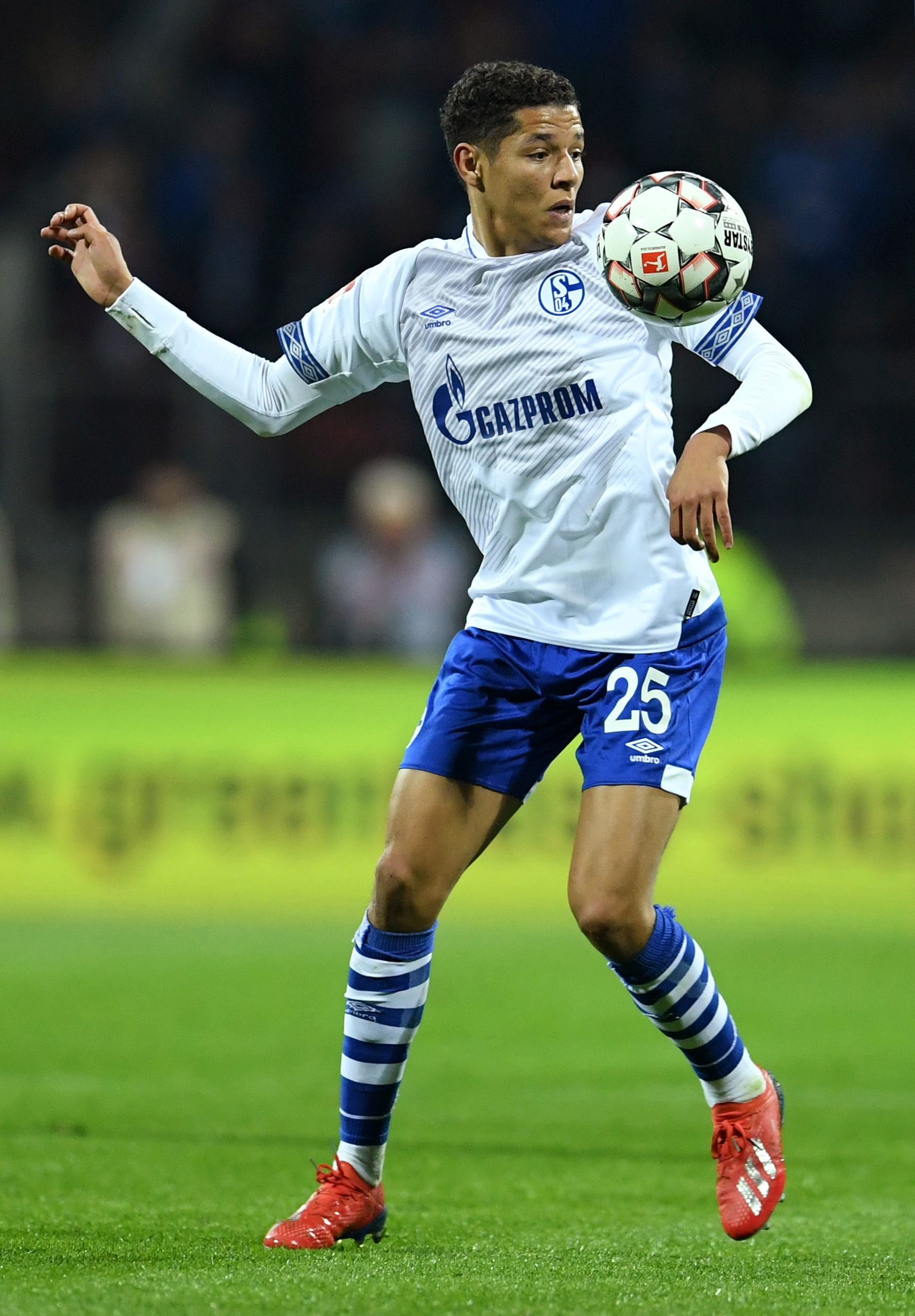 开云体育app-沙尔克客场战平劲旅，坚守不败