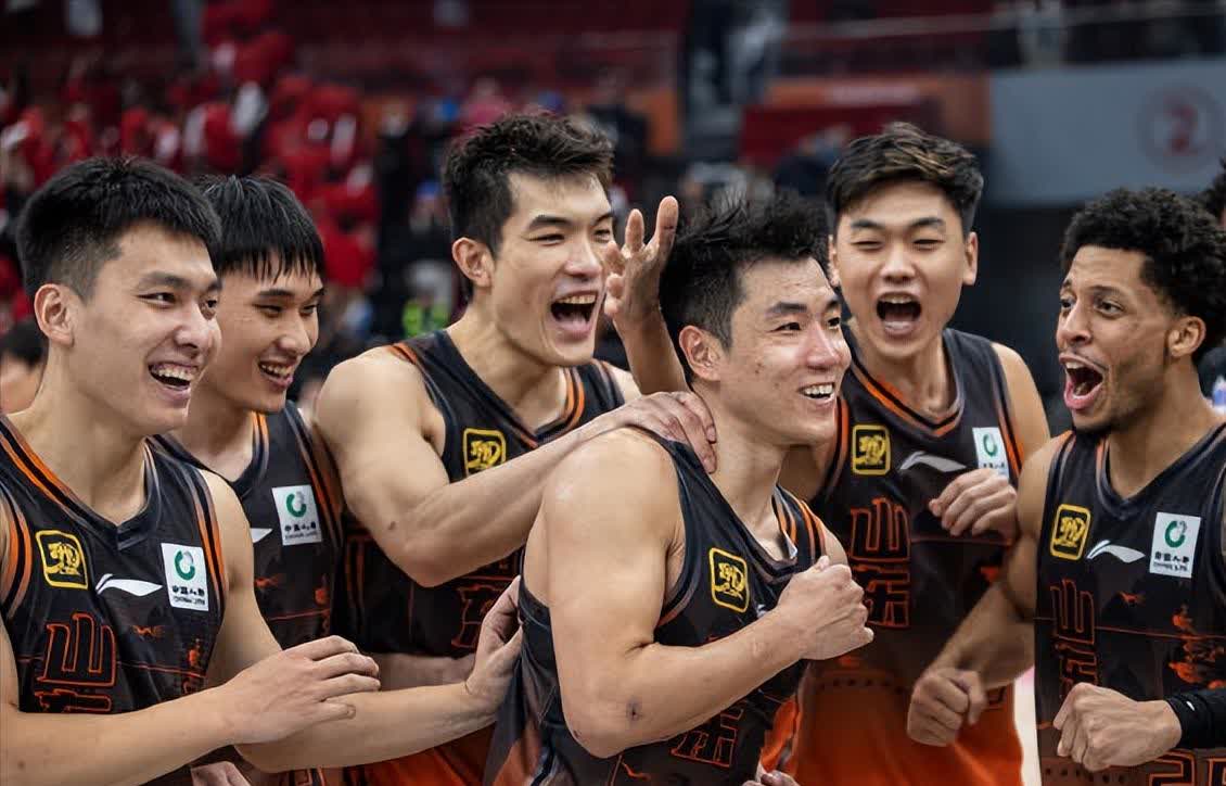 吉林队不敌新疆队,陷入低谷 吉林队不敌新疆队,陷入低谷