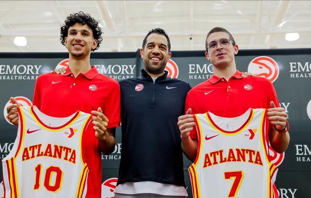 意甲赛场风云变幻,谁将笑到最后 意甲赛场风云变幻,谁将笑到最后