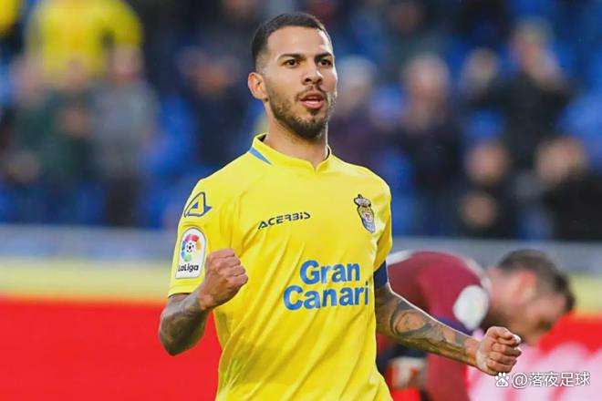 塞维利亚战胜帕尔马斯,取得三分 塞维利亚战胜帕尔马斯,取得三分