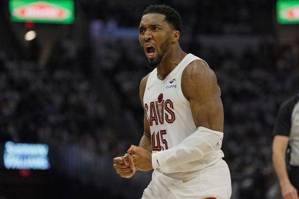 包含爵士轻松赢魔术,米切尔砍下30分的词条 包含爵士轻松赢魔术,米切尔砍下30分的词条