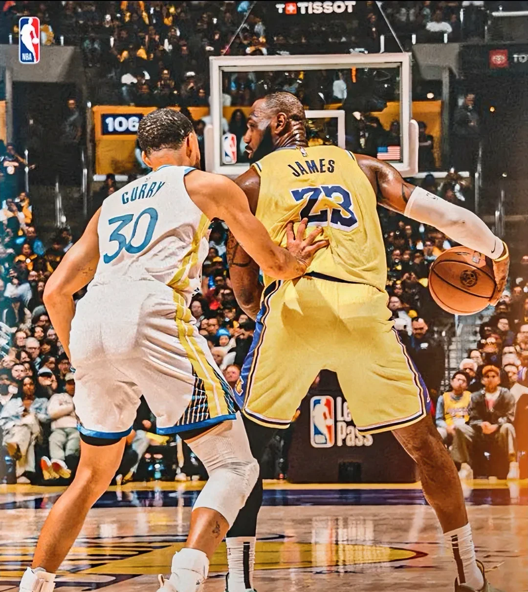 开云体育APP下载-勇士主场大胜湖人，库里狂砍30分！