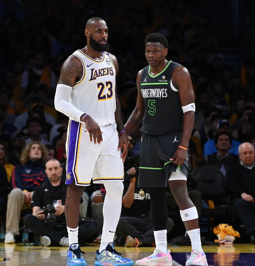 开云平台-雄鹿主场大胜灰熊领跑东部的简单介绍