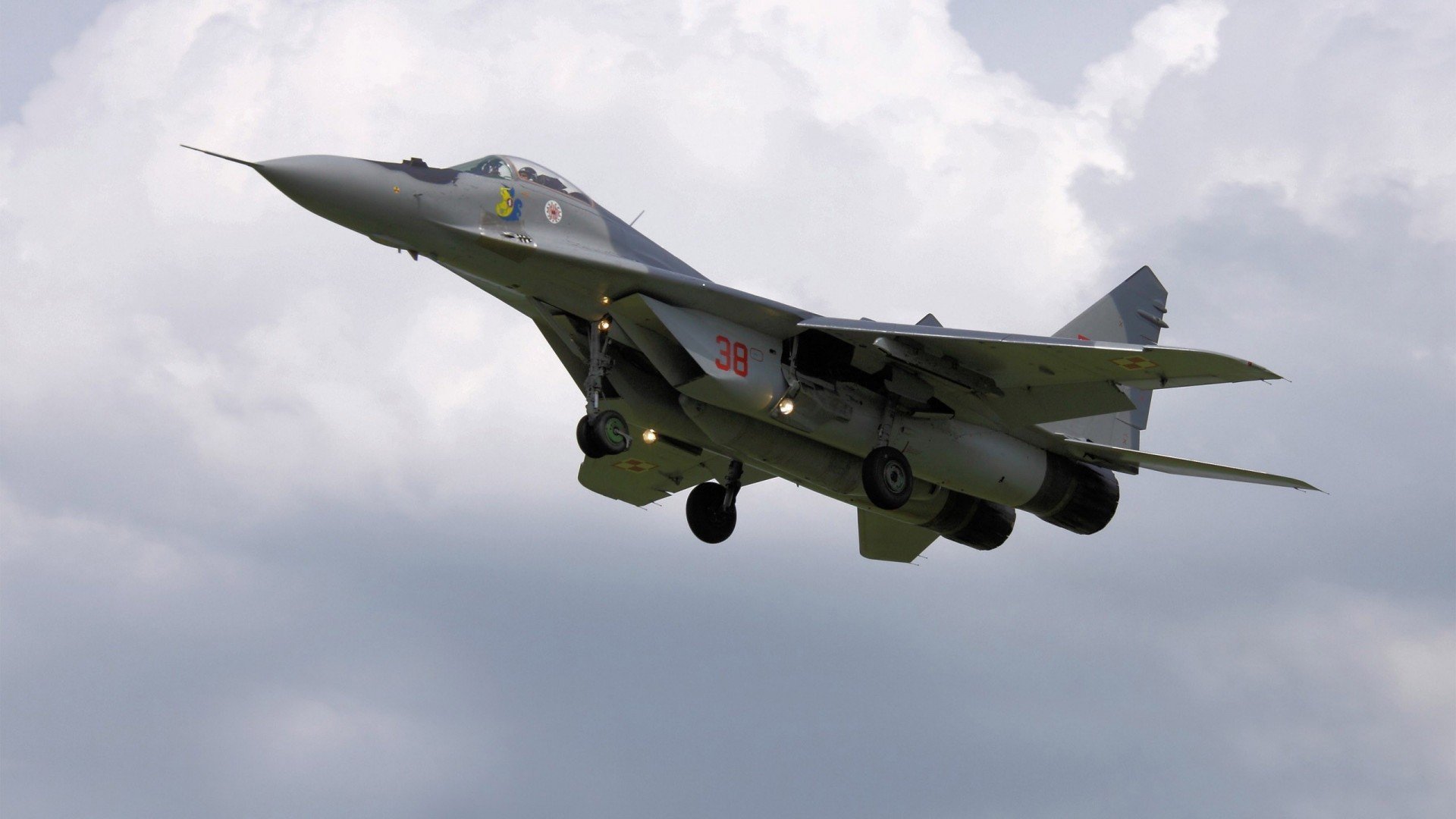 开云体育登录-雷霆生死战取胜灰熊，利拉德在德甲争冠战接管比赛，跨越联赛的领袖传奇